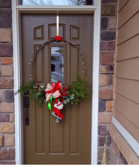 Holiday Wreath With Ice Skate